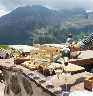 Trentodoc auf den Dolomiten